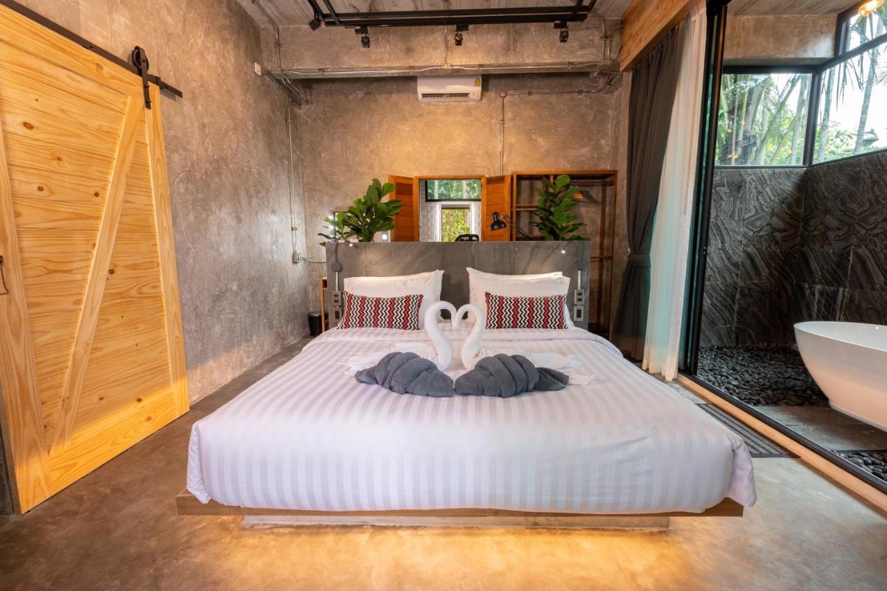 แกรนด์ฟาเธอร์ เขาหลัก รีสอร์ต Hotel ภายนอก รูปภาพ